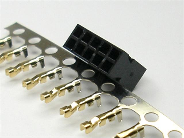 623100