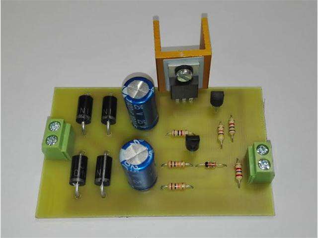 CEM 13,5V/5A LEAD ACID CHARGER - Power Supplies & Chargers -