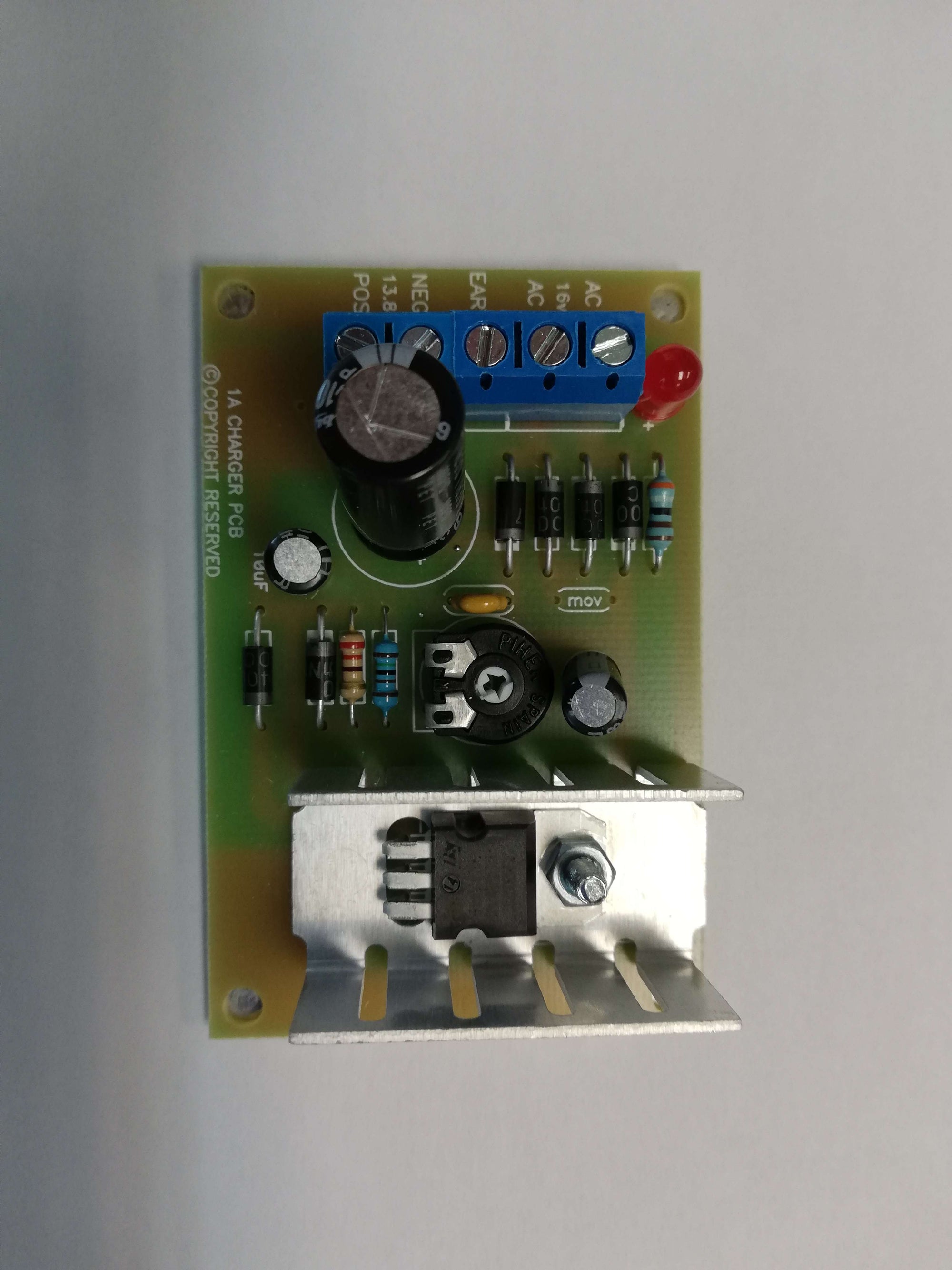 CEM 13,8V/1A LEAD ACID CHARGER - Power Supplies & Chargers -